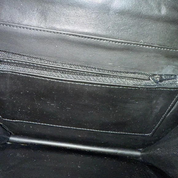 Vintage bag with a chain strap. - Picture 4 of 11